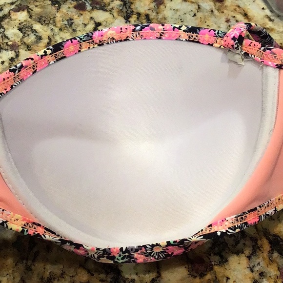 Sexy Floral Bikini top & bottom excellent condition - Picture 8 of 11